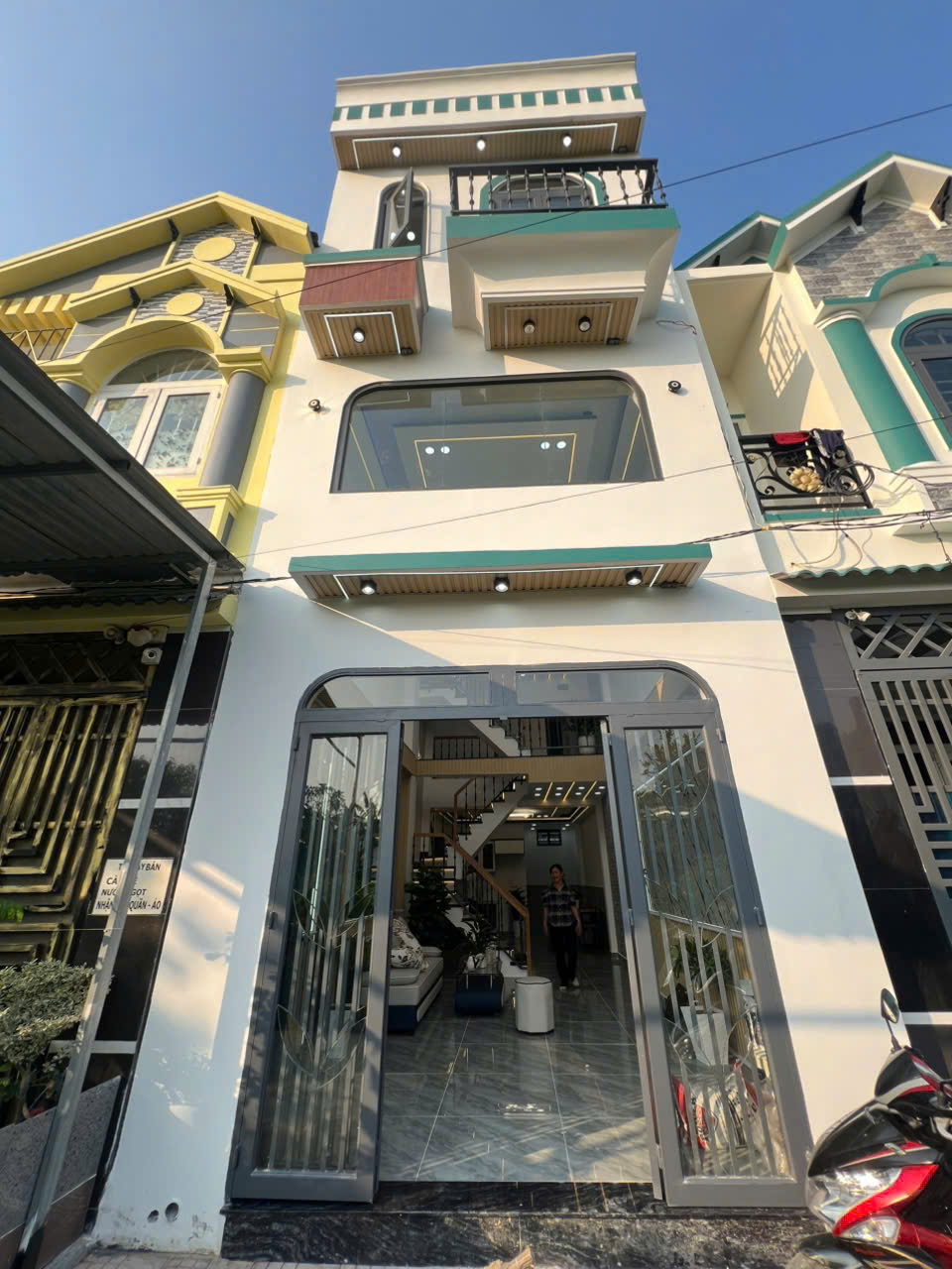 Nhà Mới SHR Ngay Ngã 3 Mỹ Hạnh giáp Cầu Lớn Hóc Môn