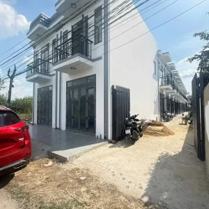 Nhà Phố 4x8 2PN Full Nội Thất Ngay UBND Đức Lập