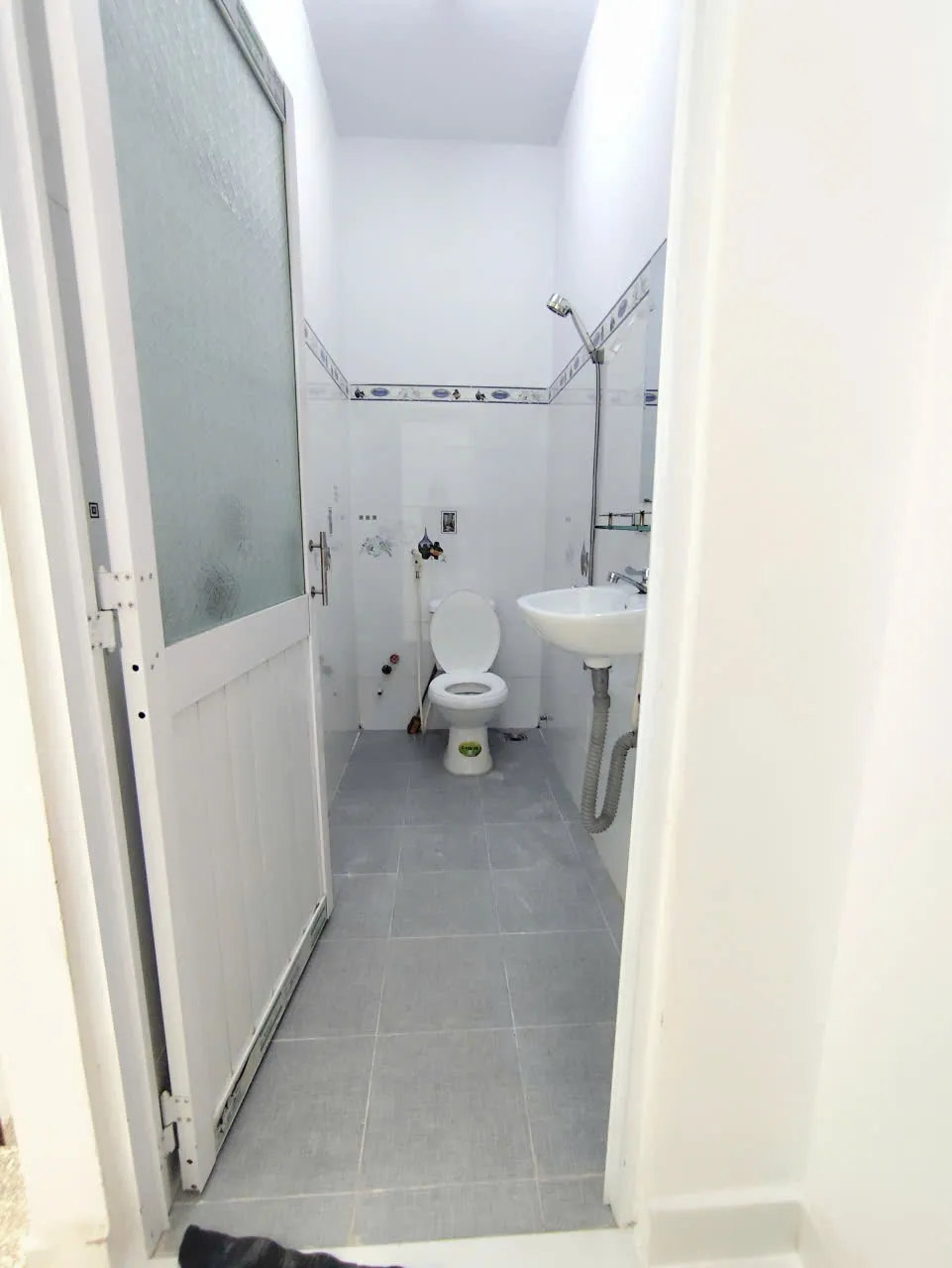 Nhà 1 Trệt 1 Lầu 2PN 4x9 Ngay Khu Hoàng Gia