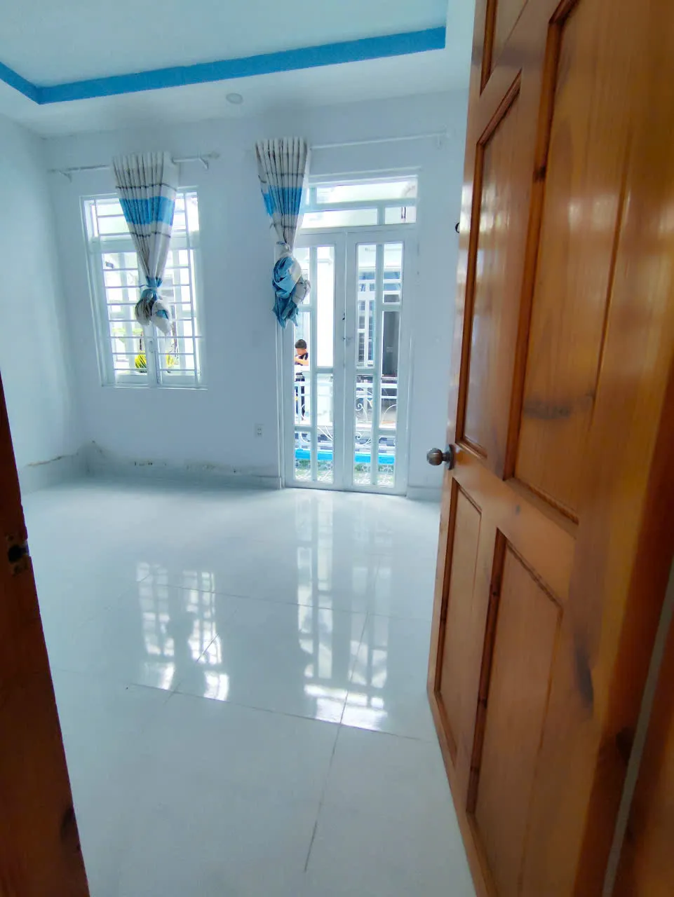Nhà 1 Trệt 1 Lầu 2PN 4x9 Ngay Khu Hoàng Gia