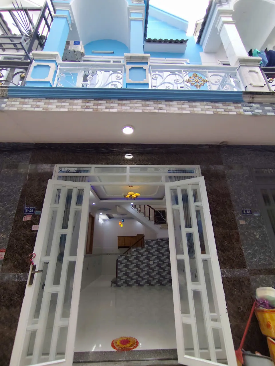 Nhà 1 Trệt 1 Lầu 2PN 4x9 Ngay Khu Hoàng Gia